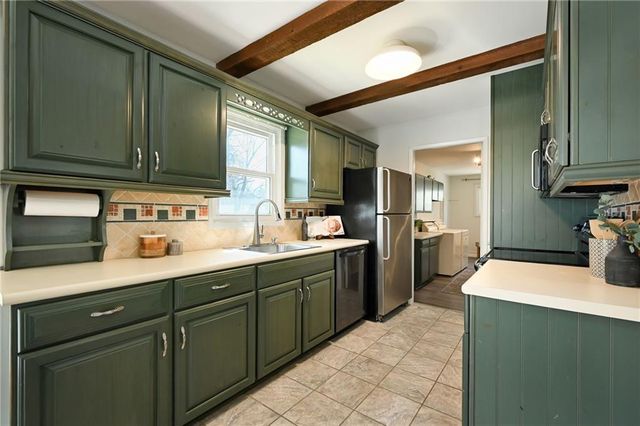 5831 W 87th Terrace, Overland Park, KS 66207