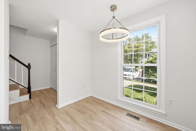 14414 FOUR CHIMNEY DR, Centreville, VA 20120