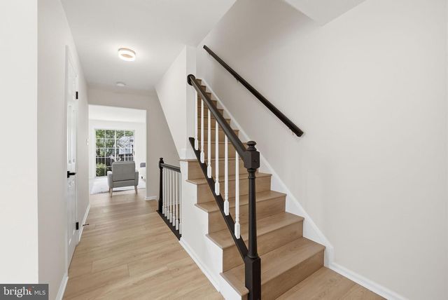 14414 FOUR CHIMNEY DR, Centreville, VA 20120