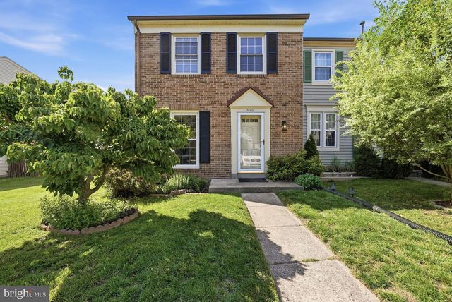 14414 FOUR CHIMNEY DR, Centreville, VA 20120