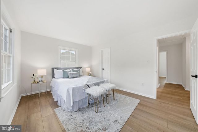 14414 FOUR CHIMNEY DR, Centreville, VA 20120