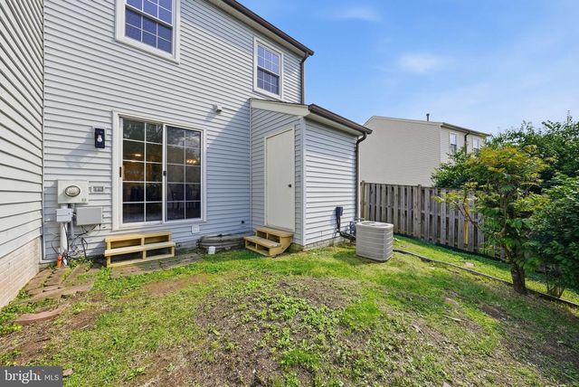 14414 FOUR CHIMNEY DR, Centreville, VA 20120