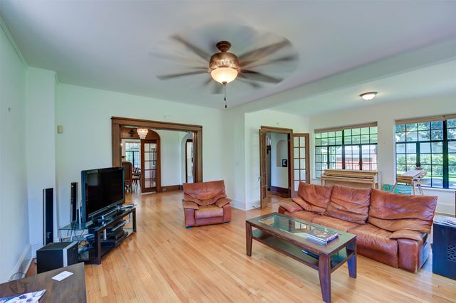 920 Ockley Drive, Shreveport, LA 71106