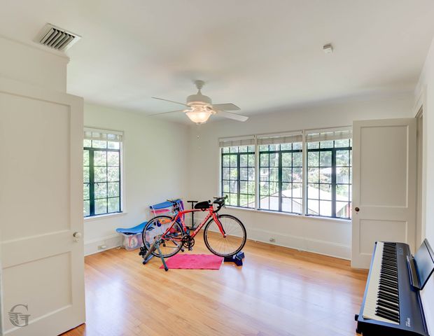 920 Ockley Drive, Shreveport, LA 71106
