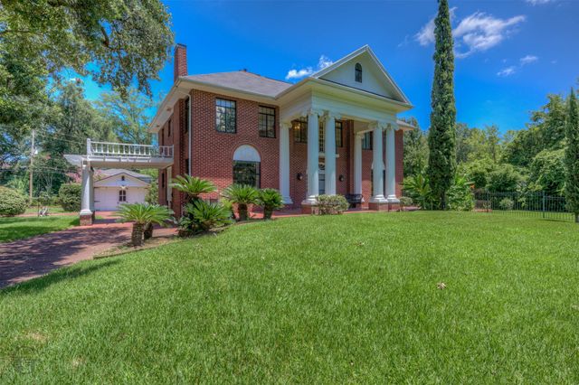 920 Ockley Drive, Shreveport, LA 71106