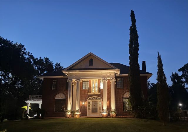 920 Ockley Drive, Shreveport, LA 71106