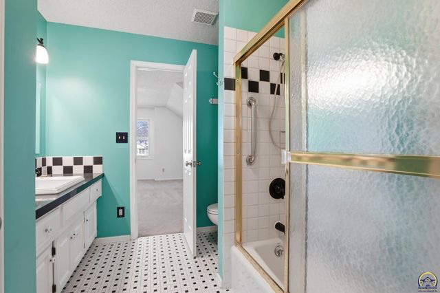 4215 Wimbledon DR, Lawrence, KS 66047