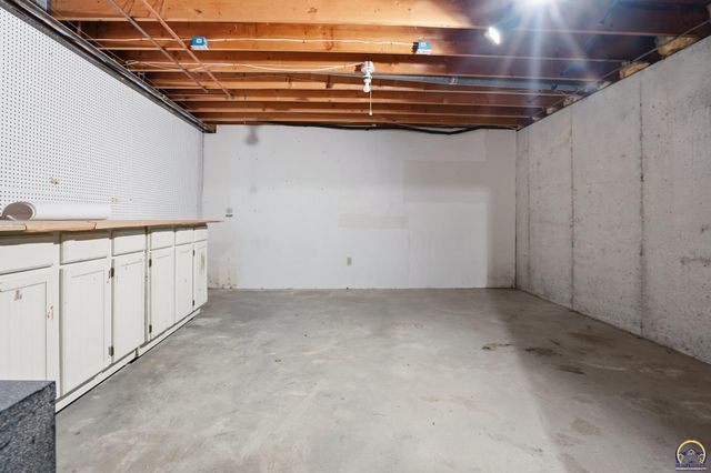 4215 Wimbledon DR, Lawrence, KS 66047