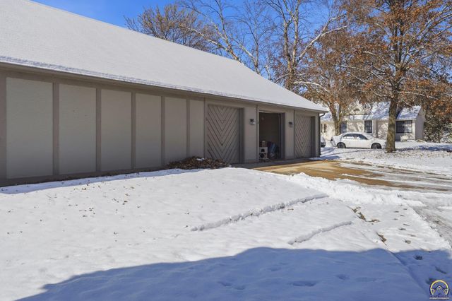 4215 Wimbledon DR, Lawrence, KS 66047