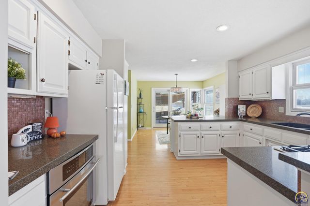 4215 Wimbledon DR, Lawrence, KS 66047