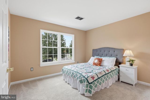 12337 GRIMSBY LN, Bristow, VA 20136