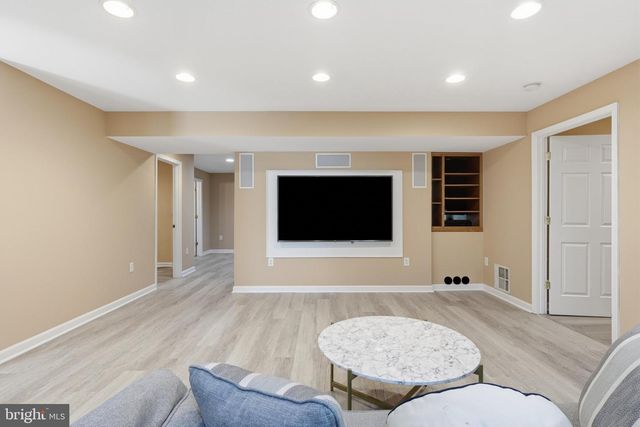 12337 GRIMSBY LN, Bristow, VA 20136