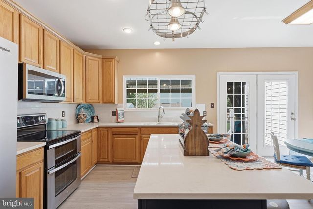 12337 GRIMSBY LN, Bristow, VA 20136