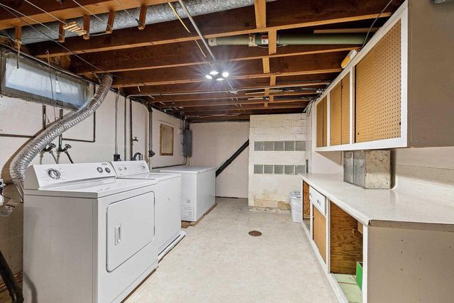 1086 THORNDALE STREET, Green Bay, WI 54304