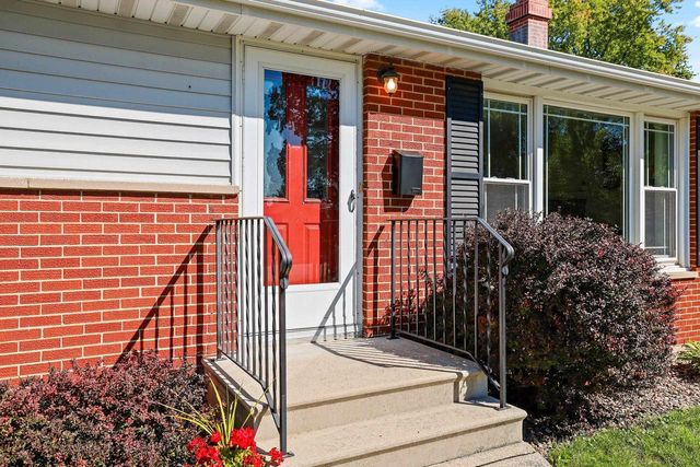 1086 THORNDALE STREET, Green Bay, WI 54304