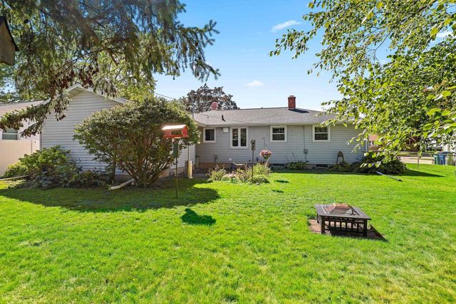 1086 THORNDALE STREET, Green Bay, WI 54304