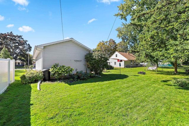 1086 THORNDALE STREET, Green Bay, WI 54304