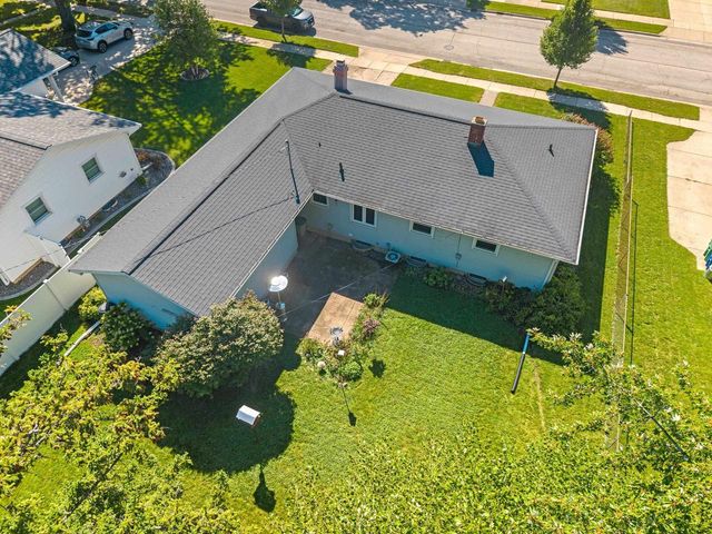 1086 THORNDALE STREET, Green Bay, WI 54304