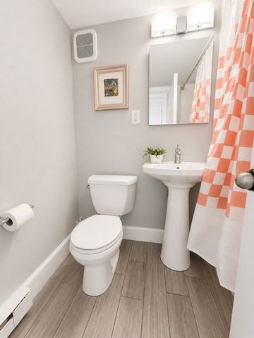 12 Stoneholm St 428, Boston, MA 02115