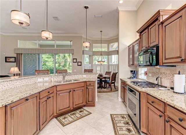 304 8TH AVENUE E, Palmetto, FL 34221