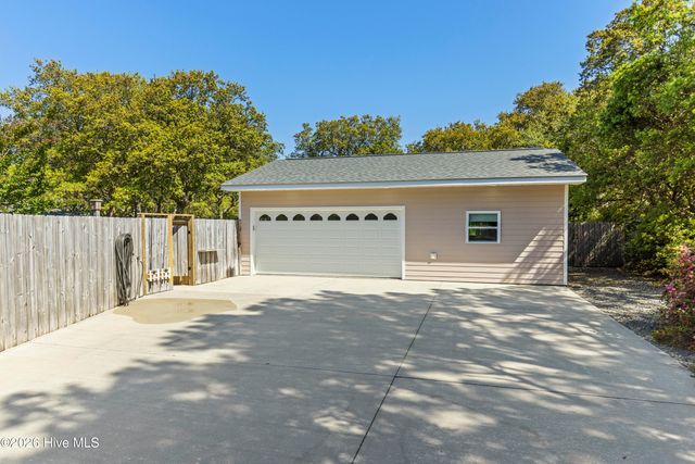 6002 Robert Ruark Drive SE, Boiling Spring Lakes, NC 28461