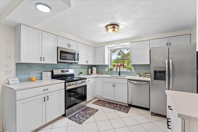 10914 OAKDALE AVENUE, Port Richey, FL 34668