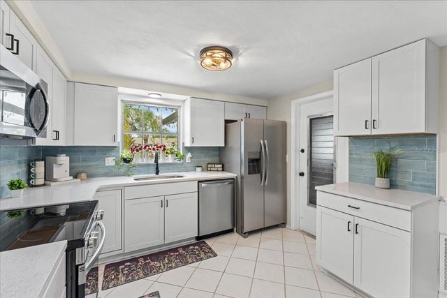 10914 OAKDALE AVENUE, Port Richey, FL 34668