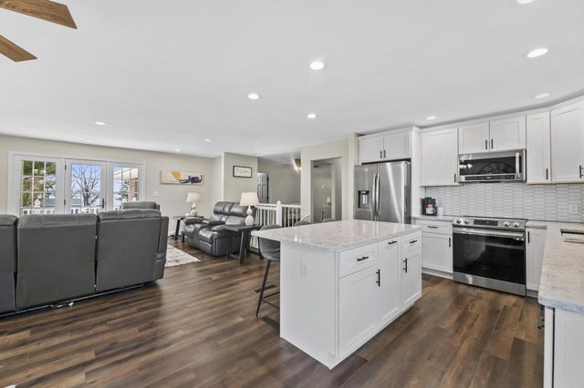 25922 Loomis ROAD, Waterford, WI 53185