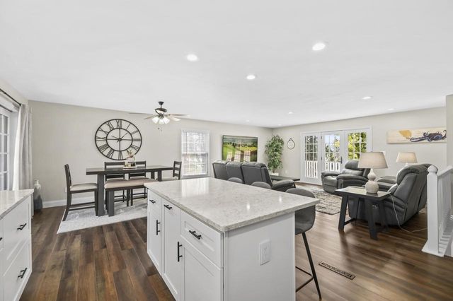25922 Loomis ROAD, Waterford, WI 53185