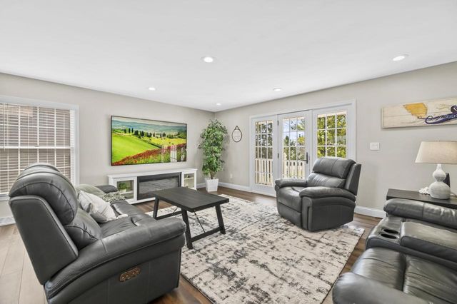 25922 Loomis ROAD, Waterford, WI 53185