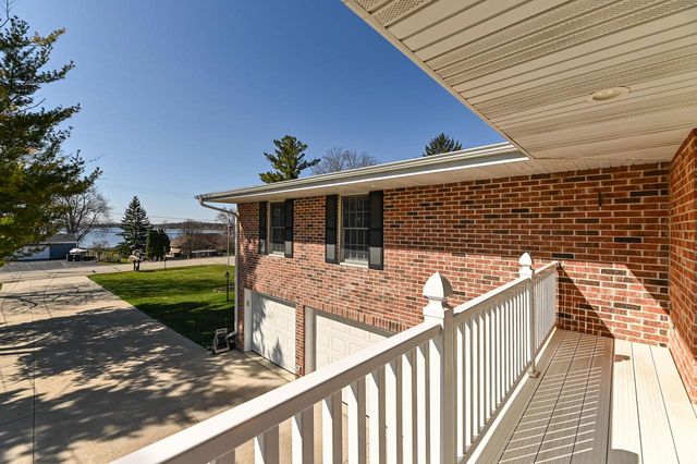25922 Loomis ROAD, Waterford, WI 53185