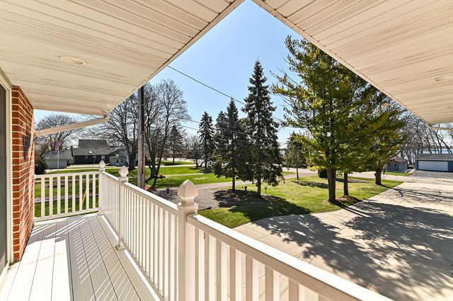 25922 Loomis ROAD, Waterford, WI 53185
