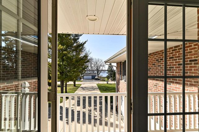 25922 Loomis ROAD, Waterford, WI 53185
