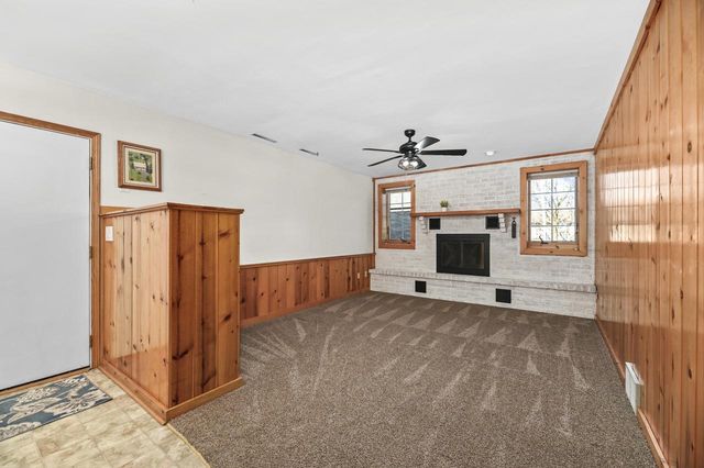 25922 Loomis ROAD, Waterford, WI 53185