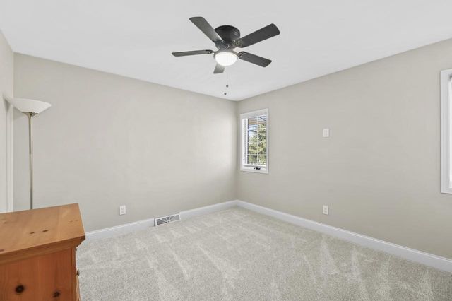 25922 Loomis ROAD, Waterford, WI 53185