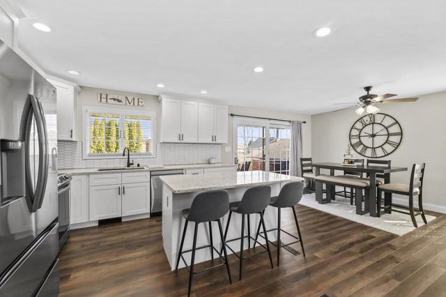 25922 Loomis ROAD, Waterford, WI 53185
