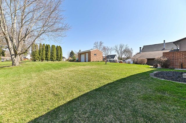 25922 Loomis ROAD, Waterford, WI 53185