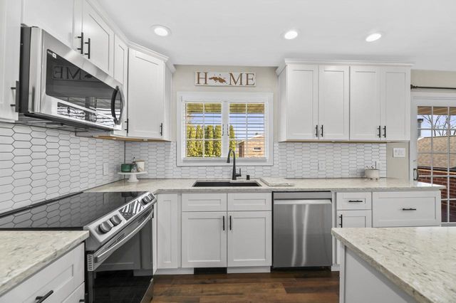 25922 Loomis ROAD, Waterford, WI 53185