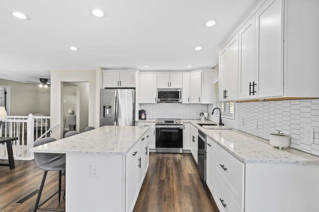 25922 Loomis ROAD, Waterford, WI 53185
