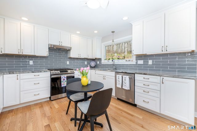 11 Sheldon Lane, Litchfield, CT 06759