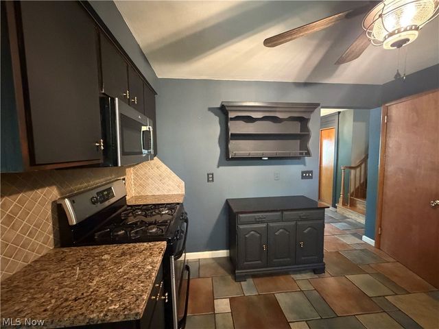 144 Everhard Road SW, North Canton, OH 44709