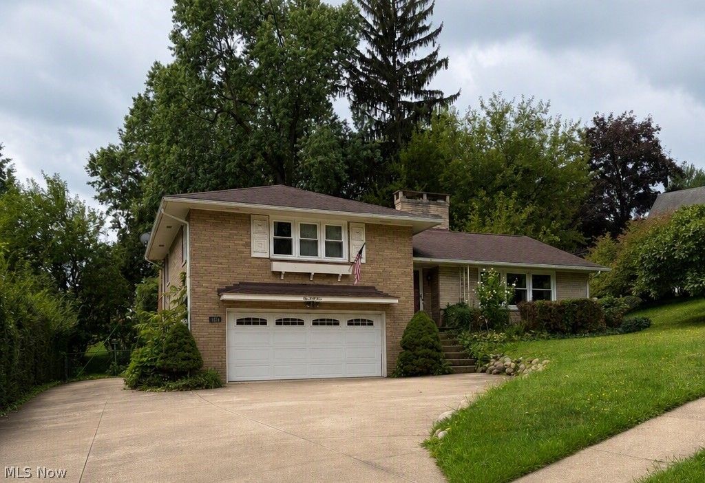 144 Everhard Road SW, North Canton, OH 44709