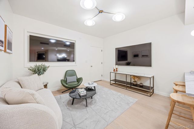 5801 Queens Boulevard 6H, Woodside, NY 11377