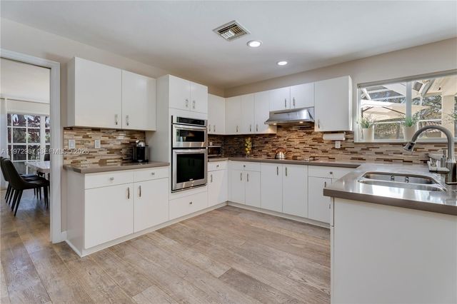 16085 SW 84th Pl, Palmetto Bay, FL 33157