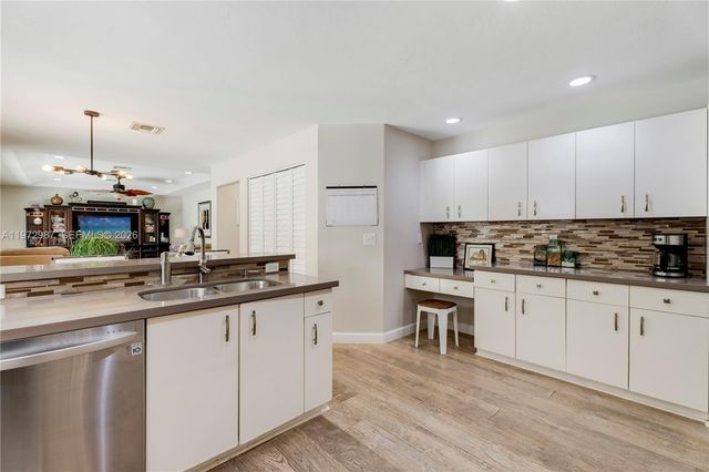 16085 SW 84th Pl, Palmetto Bay, FL 33157