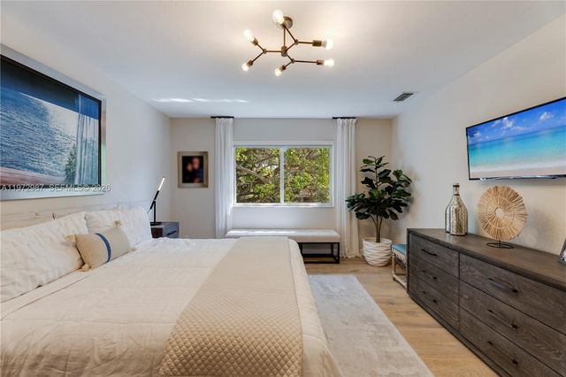 16085 SW 84th Pl, Palmetto Bay, FL 33157