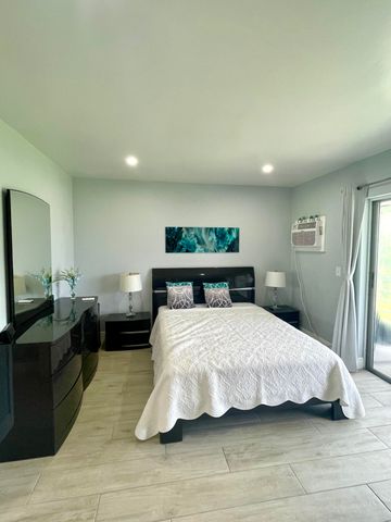 107 Kent G 107, West Palm Beach, FL 33417