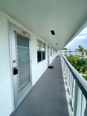 107 Kent G 107, West Palm Beach, FL 33417