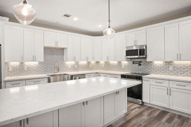 3613 Pecan Drive, Bacliff, TX 77518