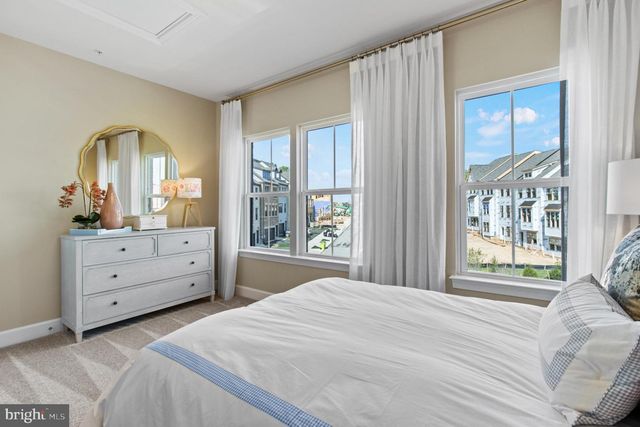 3505 DEAN DR, Hyattsville, MD 20782